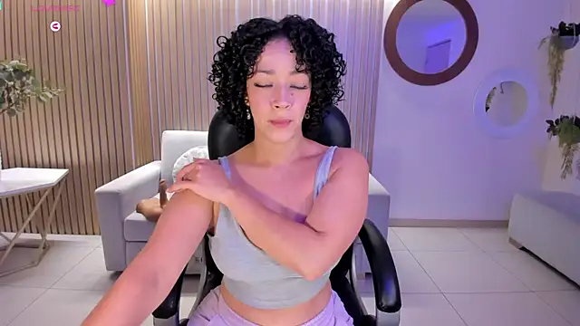 AlessaRomero online show from 02-08-25, 02:04