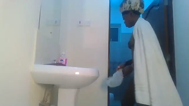 Snapshot of Fine_assie chatting on 03-07-25, 07:05 Fine assie online show from 03-07-25, 07:05