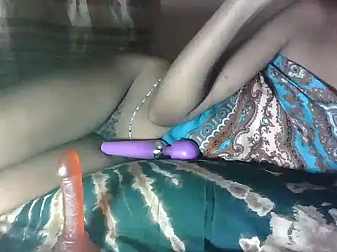Snapshot of sweet_iddah chatting on 01-14-25, 07:32 sweet iddah online show from 01-14-25, 07:32