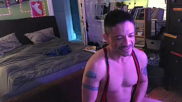 Snapshot of Tony_Torrente chatting on 12-20-25, 07:54 Tony Torrente online show from 12-20-25, 07:54