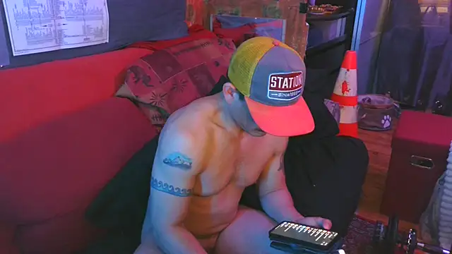 Snapshot of Tony_Torrente chatting on 01-10-26, 05:09 Tony Torrente online show from 01-10-26, 05:09