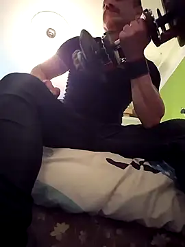 Snapshot of Tony_Torrente chatting on 02-11-26, 09:42 Tony Torrente online show from 02-11-26, 09:42