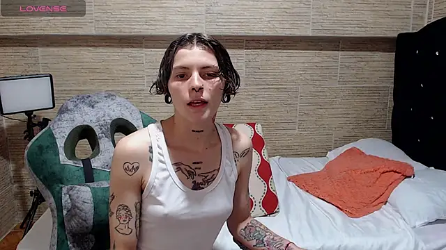 pretty cristal69 online show from 02-02-25, 10:39