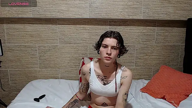 pretty cristal69 online show from 02-08-25, 11:45