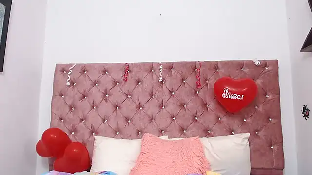 SsofiCollins online show from 02-13-25, 11:17