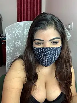 Snapshot of Fantastic_ruby chatting on 03-20-25, 07:57 Fantastic ruby online show from 03-20-25, 07:57