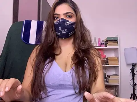 Snapshot of Fantastic_ruby chatting on 10-31-25, 05:58 Fantastic ruby online show from 10-31-25, 05:58