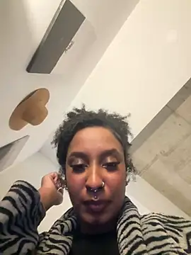 Your Paris online show from 12-20-25, 05:58