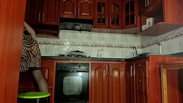 MissEscarleth online show from 12-02-25, 02:39