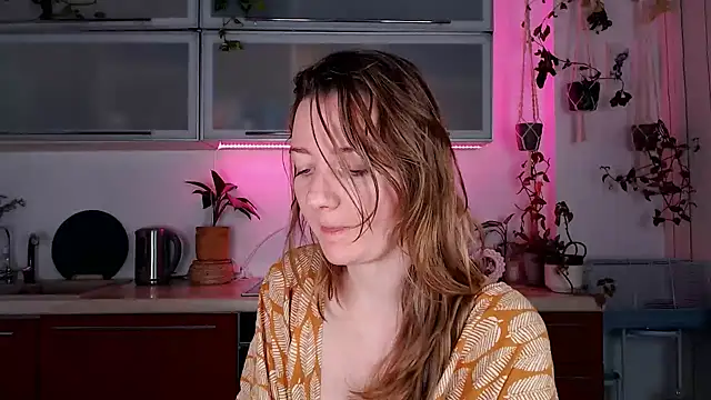 Elly Helly online show from 12-07-24, 08:38