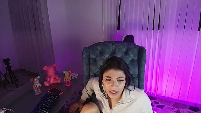 Snapshot of IsabelleFoxx_ chatting on 01-05-25, 10:10 IsabelleFoxx online show from 01-05-25, 10:10