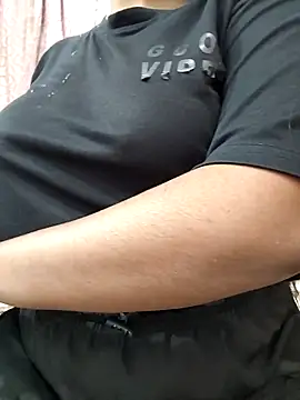 Snapshot of MohiniHott chatting on 10-11-25, 07:40 MohiniHott online show from 10-11-25, 07:40