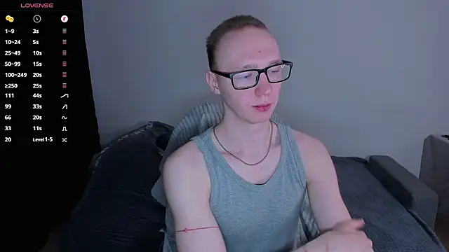 Snapshot of Alex_silents chatting on 03-04-26, 02:28 Alex silents online show from 03-04-26, 02:28