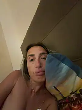 Snapshot of casalinga88 chatting on 07-14-26, 01:19 casalinga88 online show from 07-14-26, 01:19