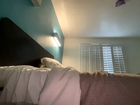 tatted-bitty online show from 10-03-25, 01:02