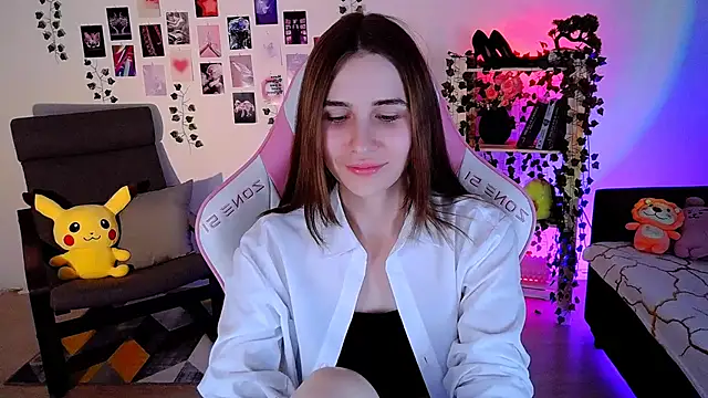 AliceCharmy online show from 12-10-24, 03:33