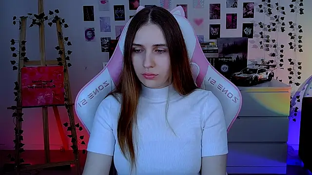 AliceCharmy online show from 10-17-25, 06:27