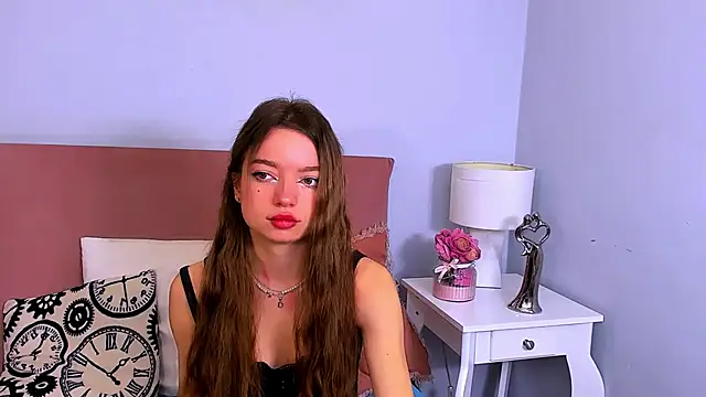 GraceLips online show from 03-17-25, 06:40