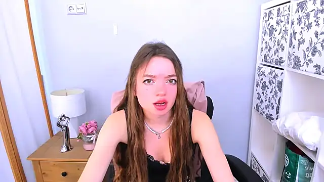 GraceLips online show from 03-19-25, 09:38