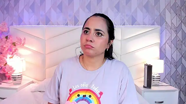 Snapshot of Brenda_Garcia chatting on 03-04-25, 10:38 Brenda Garcia online show from 03-04-25, 10:38