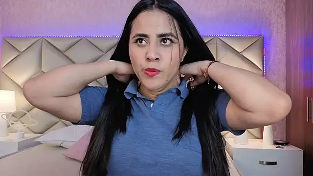 Snapshot of Brenda_Garcia chatting on 09-15-25, 07:47 Brenda Garcia online show from 09-15-25, 07:47