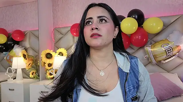 Snapshot of Brenda_Garcia chatting on 09-26-25, 08:02 Brenda Garcia online show from 09-26-25, 08:02