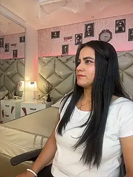 Snapshot of Brenda_Garcia chatting on 10-10-25, 08:08 Brenda Garcia online show from 10-10-25, 08:08