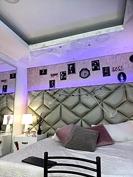 Snapshot of Brenda_Garcia chatting on 10-13-25, 07:14 Brenda Garcia online show from 10-13-25, 07:14