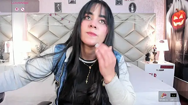 Snapshot of Brenda_Garcia chatting on 10-21-25, 08:09 Brenda Garcia online show from 10-21-25, 08:09