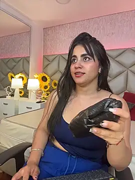 Snapshot of Brenda_Garcia chatting on 11-20-25, 08:30 Brenda Garcia online show from 11-20-25, 08:30