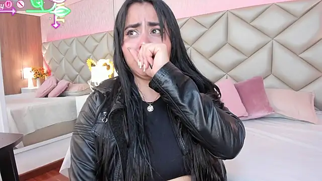 Snapshot of Brenda_Garcia chatting on 11-25-25, 08:42 Brenda Garcia online show from 11-25-25, 08:42