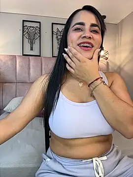 Snapshot of Brenda_Garcia chatting on 11-26-25, 12:17 Brenda Garcia online show from 11-26-25, 12:17