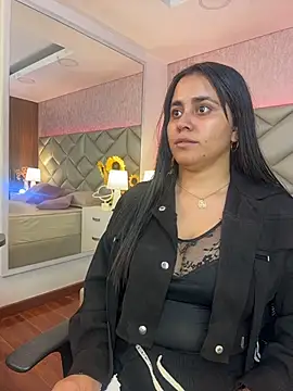 Snapshot of Brenda_Garcia chatting on 11-28-25, 08:22 Brenda Garcia online show from 11-28-25, 08:22