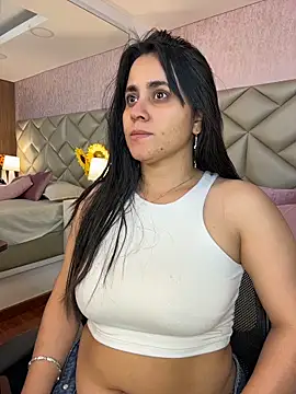 Snapshot of Brenda_Garcia chatting on 11-30-25, 12:09 Brenda Garcia online show from 11-30-25, 12:09