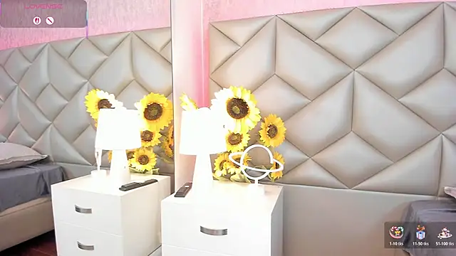 Snapshot of Brenda_Garcia chatting on 12-01-25, 08:36 Brenda Garcia online show from 12-01-25, 08:36