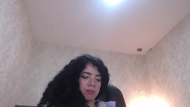 Snapshot of EmmaCowperr chatting on 01-08-25, 09:53 EmmaCowperr online show from 01-08-25, 09:53