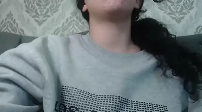 Snapshot of EmmaCowperr chatting on 03-03-25, 07:06 EmmaCowperr online show from 03-03-25, 07:06