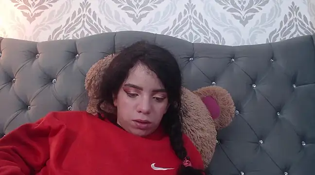 Snapshot of EmmaCowperr chatting on 03-05-25, 08:00 EmmaCowperr online show from 03-05-25, 08:00