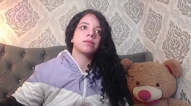 Snapshot of EmmaCowperr chatting on 03-06-25, 01:03 EmmaCowperr online show from 03-06-25, 01:03