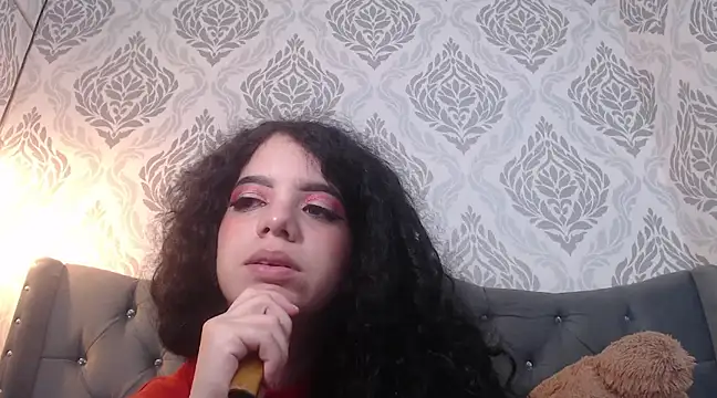 Snapshot of EmmaCowperr chatting on 03-10-25, 08:56 EmmaCowperr online show from 03-10-25, 08:56