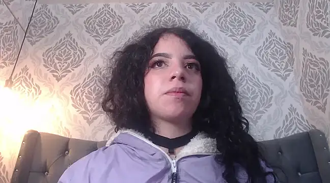 Snapshot of EmmaCowperr chatting on 03-11-25, 09:48 EmmaCowperr online show from 03-11-25, 09:48