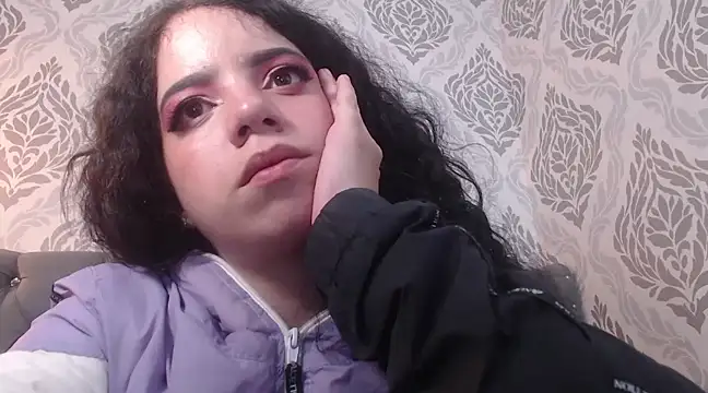 Snapshot of EmmaCowperr chatting on 03-12-25, 05:38 EmmaCowperr online show from 03-12-25, 05:38