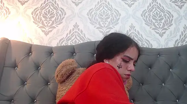 Snapshot of EmmaCowperr chatting on 03-14-25, 02:52 EmmaCowperr online show from 03-14-25, 02:52