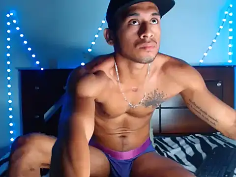 Snapshot of DanteSantoro chatting on 12-06-24, 06:17 DanteSantoro online show from 12-06-24, 06:17