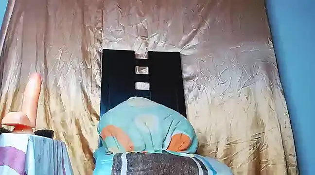 Snapshot of DanteSantoro chatting on 01-21-25, 12:39 DanteSantoro online show from 01-21-25, 12:39