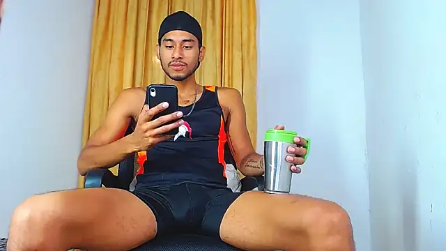 Snapshot of DanteSantoro chatting on 09-25-25, 12:53 DanteSantoro online show from 09-25-25, 12:53