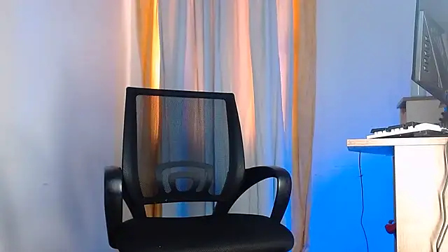 Snapshot of DanteSantoro chatting on 06-25-26, 12:31 DanteSantoro online show from 06-25-26, 12:31
