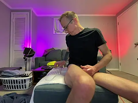 mouser21212 online show from 02-06-25, 12:11