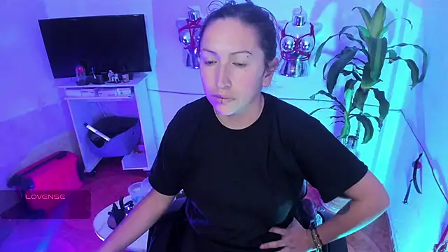 LucyStrike  online show from 06-02-26, 01:40