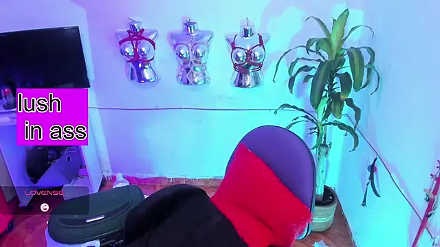 LucyStrike  online show from 06-06-26, 12:16